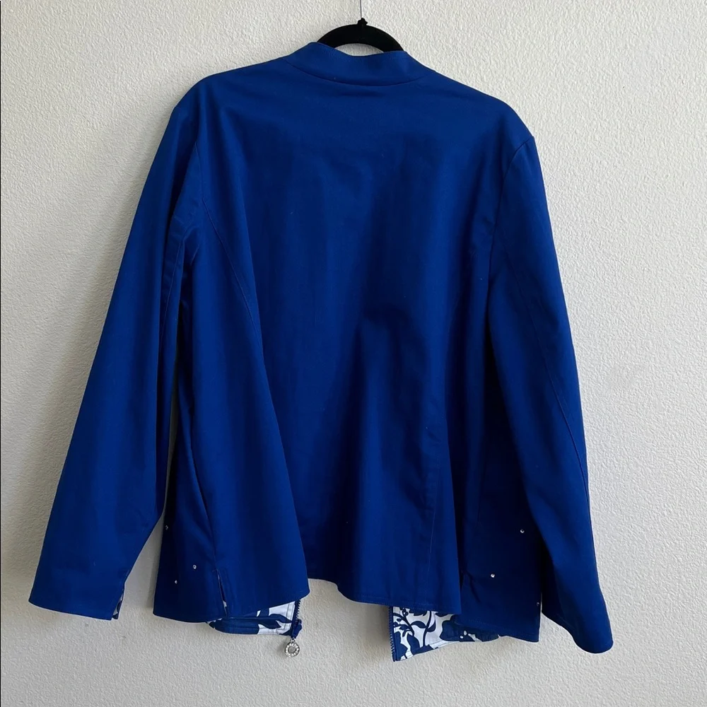 Quacker Factory Zip Front Embellished Reversable Jacket Royal Blue/White Floral
